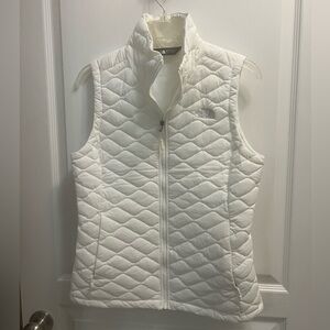 White Northface vest size small